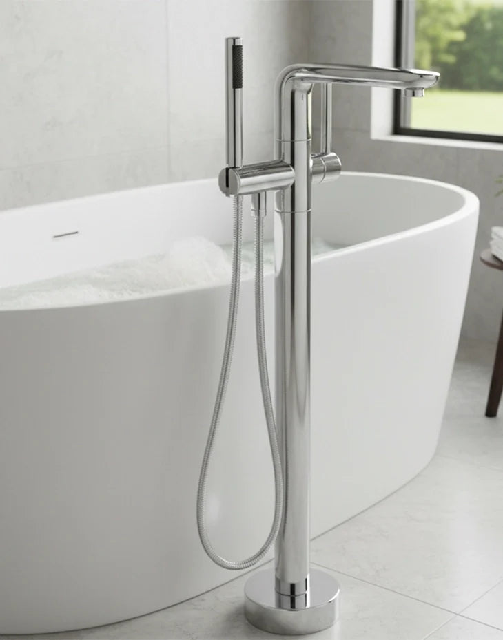 Free Standing Bathtub Faucet with Sprayer