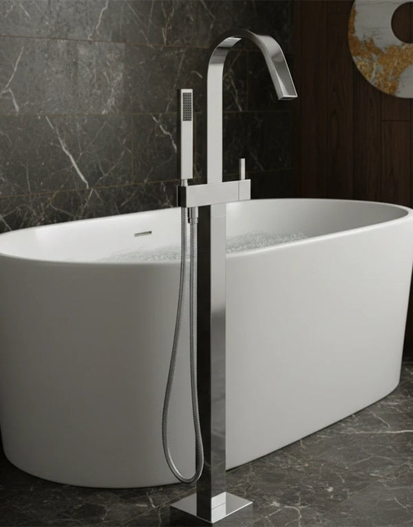 Free Standing Bathtub Faucet with Sprayer